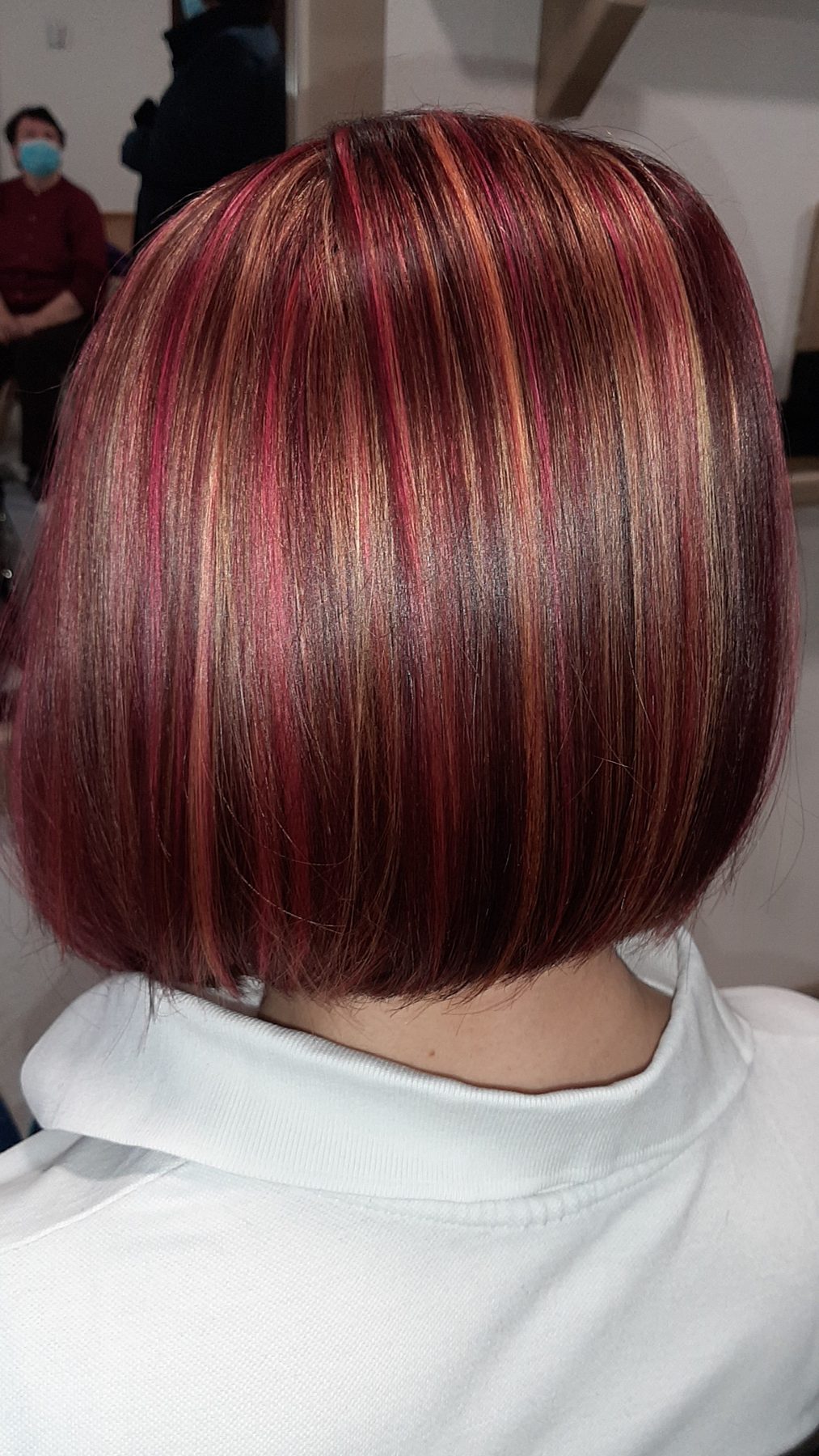Colore capelli rosso da Salon Amela Brtonigla